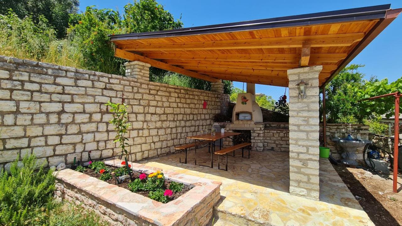 Village Home Next To The Sea Sarande Bagian luar foto